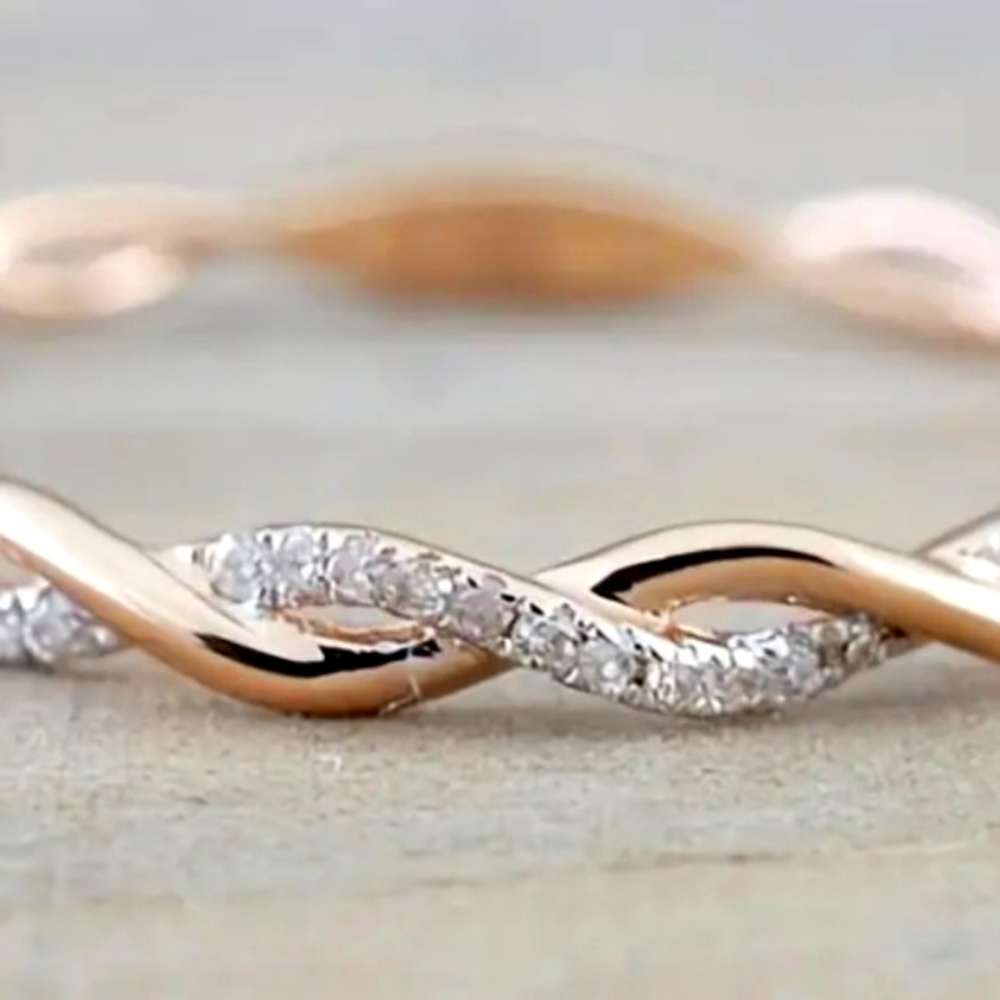 Rose Gold Twisted NEW Ring size 8.